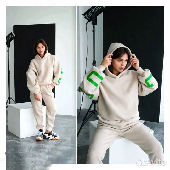 Спортивный костюм женский