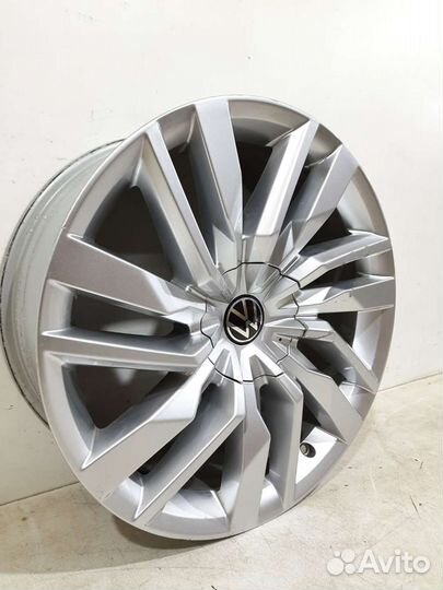 Диск R19 Volkswagen Touareg 3