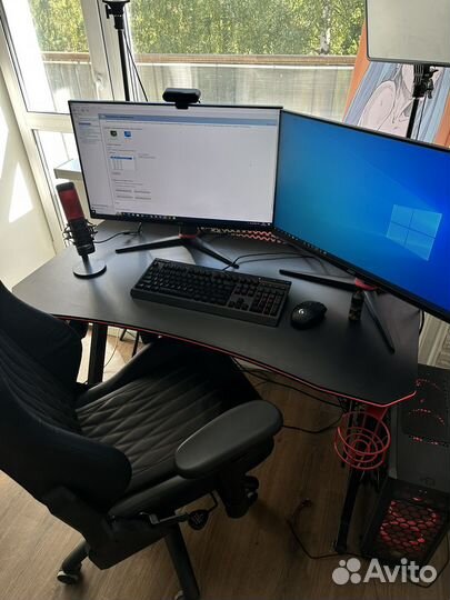 Компьютерный стол игровой