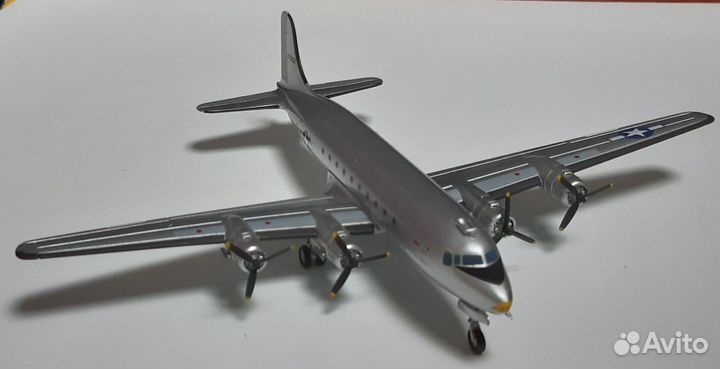 Модель самолета Douglas VC-54C reg.272252 1:200