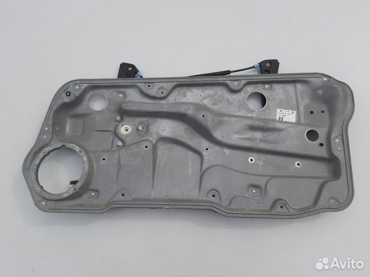 Стеклоподъемник правый Volkswagen Golf 4 купэ