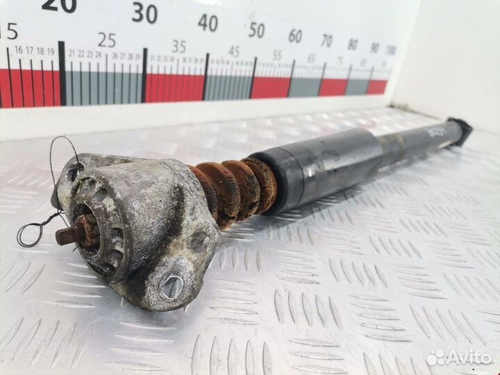 Амортизатор задний правый для Volkswagen Golf 4