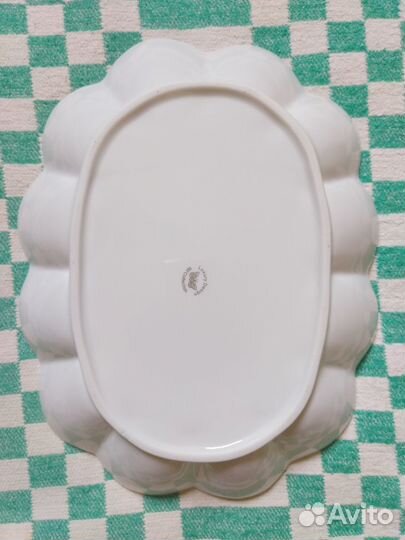 Фарфоровое блюдо для яиц