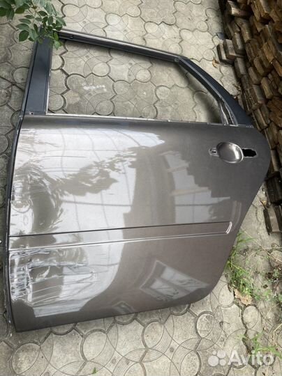 Задняя левая дверь Гранта FL 2018 года