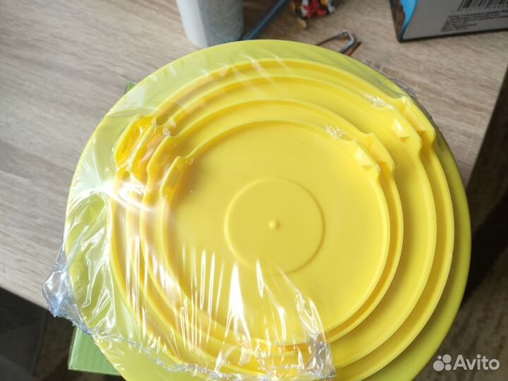 Набор салатников с крышкой