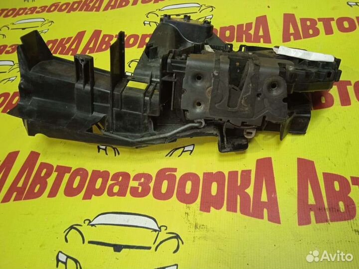 Замок двери левой передней Ford Focus