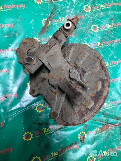 Кулак задний левый Hyundai Elantra