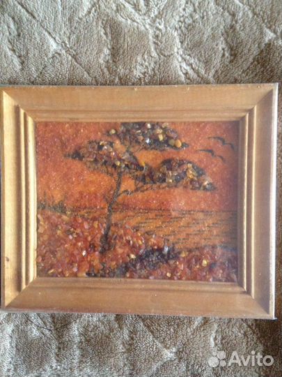 Картина с янтарем