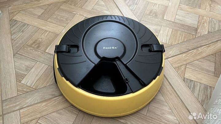 Автоматическая кормушка для кошек 