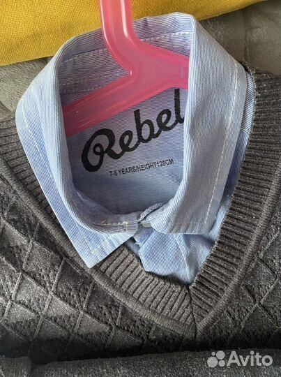 Школьные рубашки и жилетки