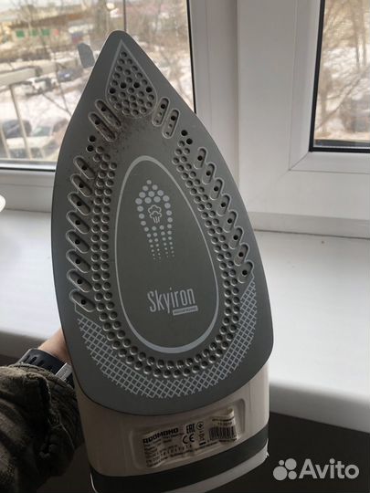 Утюг Redmont RI-C265S