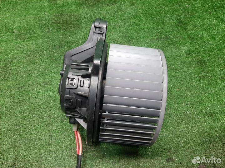 Моторчик печки KIA Sportage 3 (SL) 2012