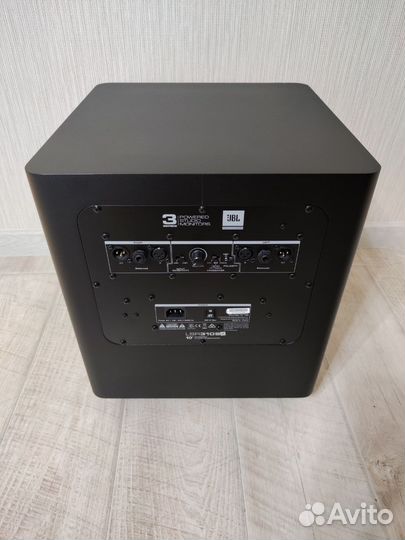 Сабвуфер JBL