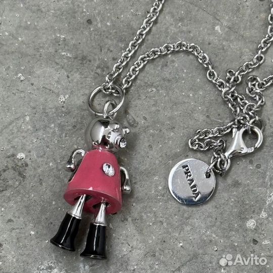 Prada кулон с цепочкой