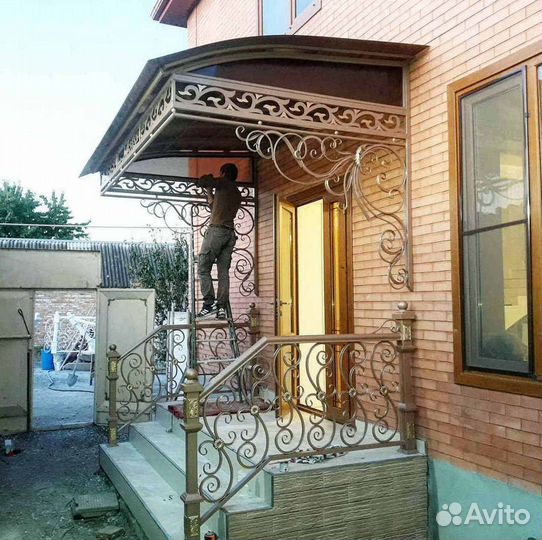 Кованые навесы и козырьки