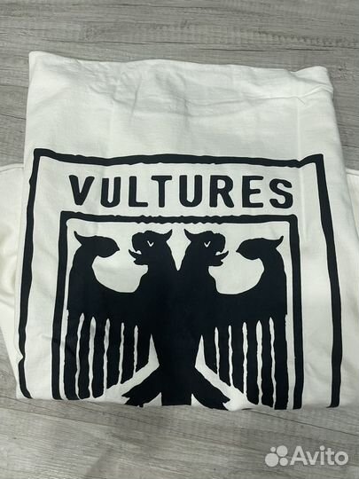 Yeezy мерч черные псы