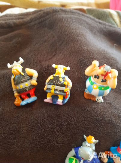 Игрушки из киндера пакетом