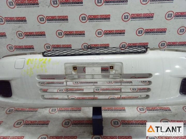 Бампер передний toyota funcargo