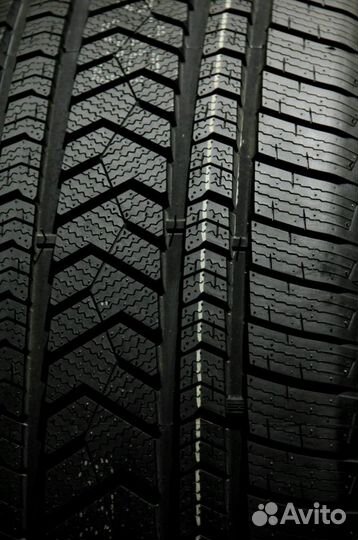 Tourador Winter Pro TSU1 315/35 R21 и 275/40 R21