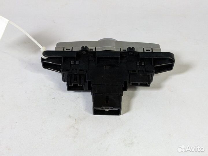 Кнопка аварийной сигнализации Hyundai Solaris