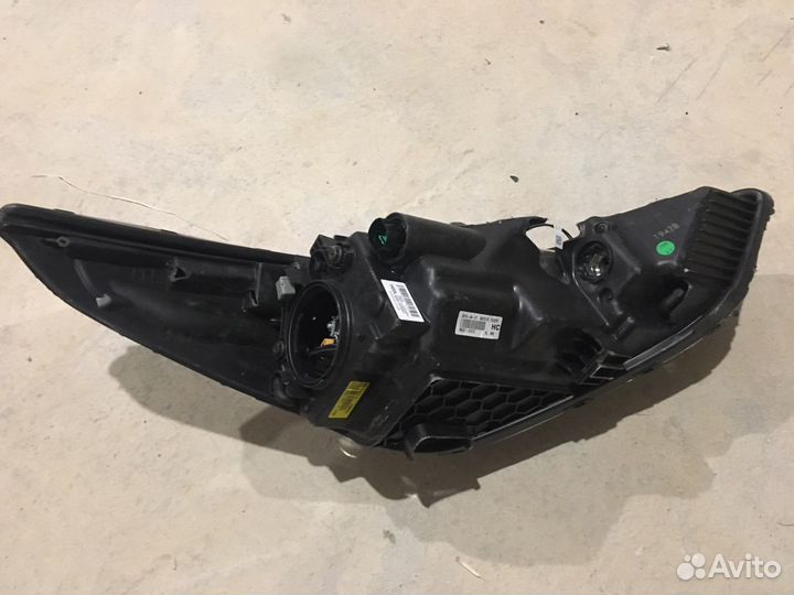 Фара дефект корпуса левая Hyundai Solaris 2019