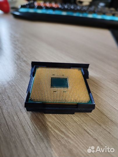 Процессор Ryzen 3 2200G