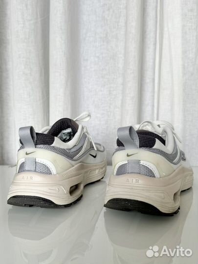 Кроссовки Nike Air Max Bliss Next Nature 37,5-38 р