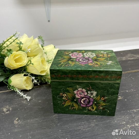 Старинная деревянная шкатулка (сзр)