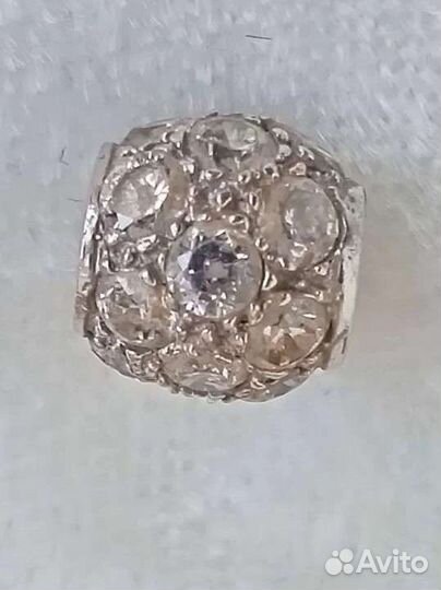 Подвеска из белого золота с фионитами