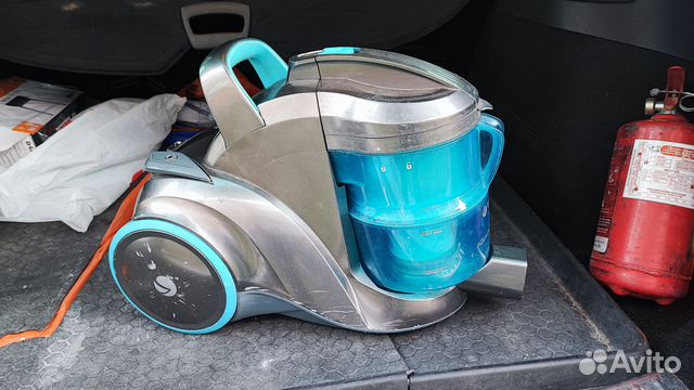 Пылесос Vitek с аквафильтром