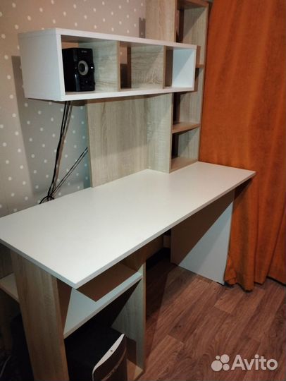 Письменный стол