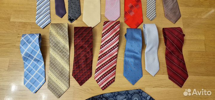 Набор галстуков подтяжки и 1 пластрон