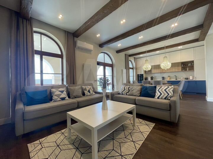 Дом 175 м² на участке 6 сот.