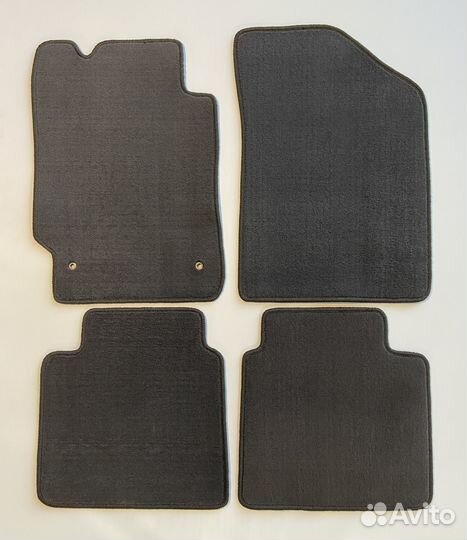 Комплект ворсовых автоковриков Toyota