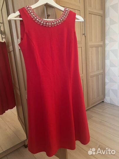 Красивое женское платье 42