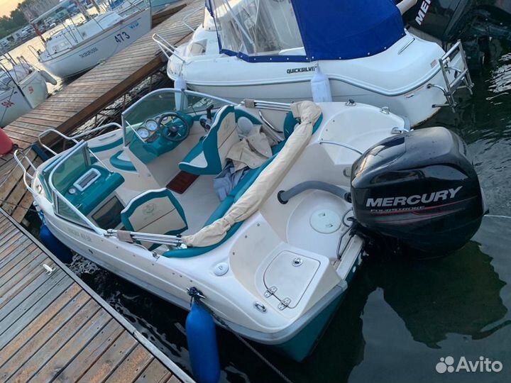 Прогулки по реке, аренда катера