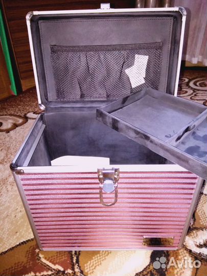 Кейс для косметики (кремов и баночек) фирмы 