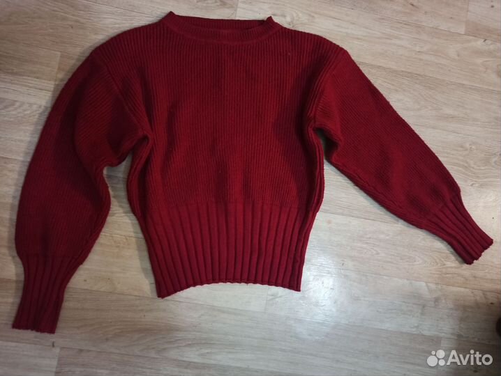 Свитер укороченный