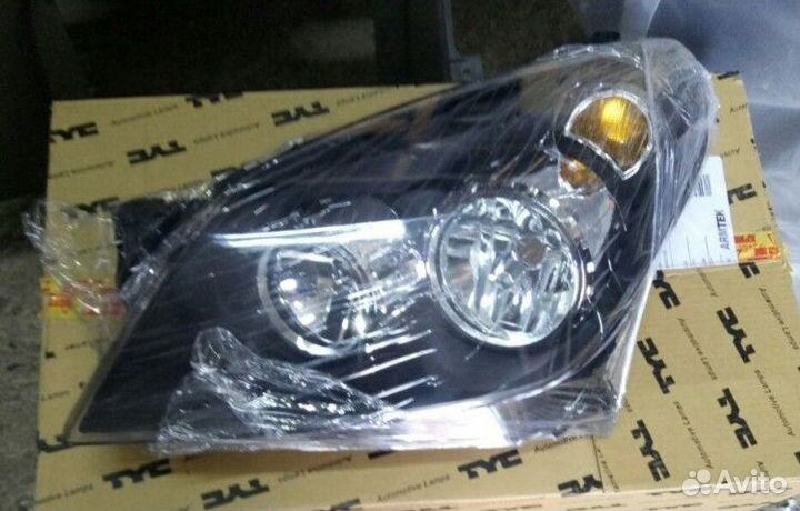 Фара левая, правая Opel Astra H