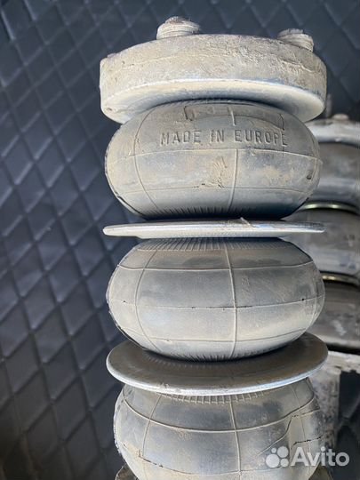 Задеие стойки одна подушка новая