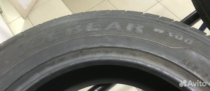 Hankook IceBear W300 235/60 R17 102H