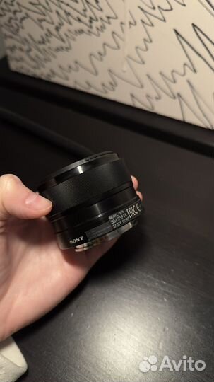 Sony E35 mm F1.8