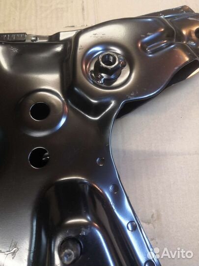 Подрамник передний Suzuki Liana RB21 RD31