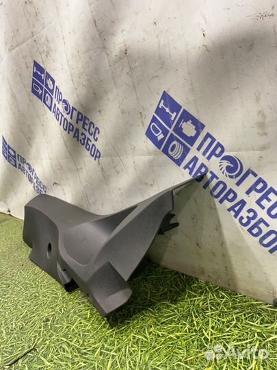 Обшивка стойки задняя левая Ford Focus 2 хэтчбек