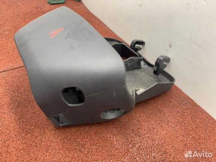 Кожух рулевой колонки Renault Logan 2 L8 K7M812