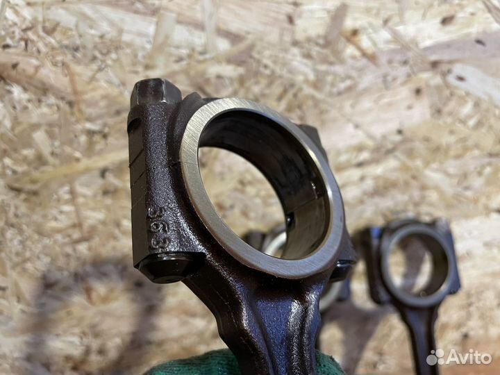 Шатун с поршнем Peugeot Citroen 1.4i KFW TU3JP