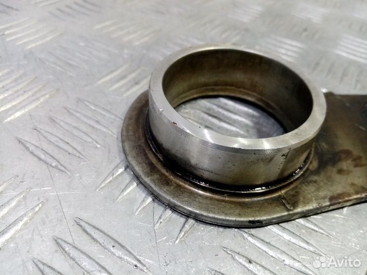 Б/У Кронштейн распредвала#002