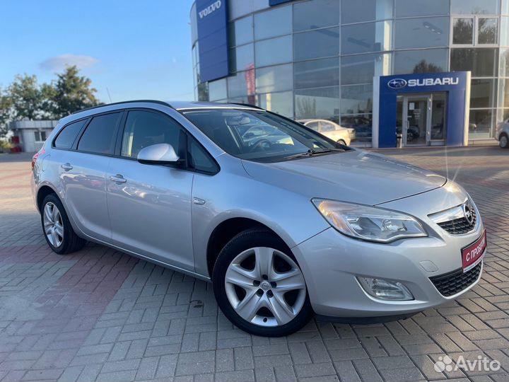 Opel Astra, 2011