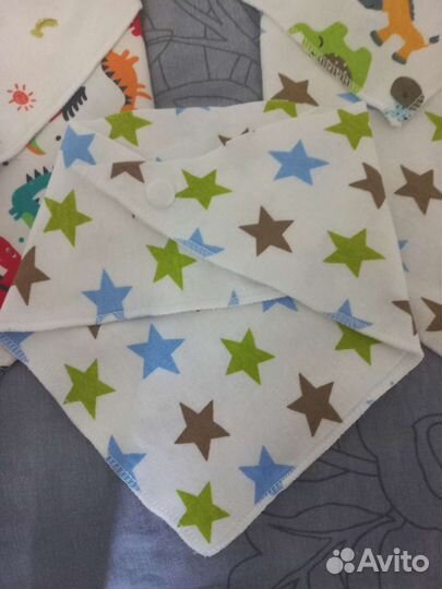 Нагрудник (слюнявчик) новый