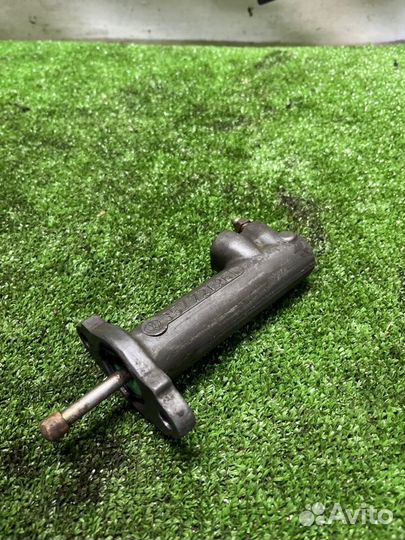 Рабочий цилиндр сцепления Volkswagen Passat B4